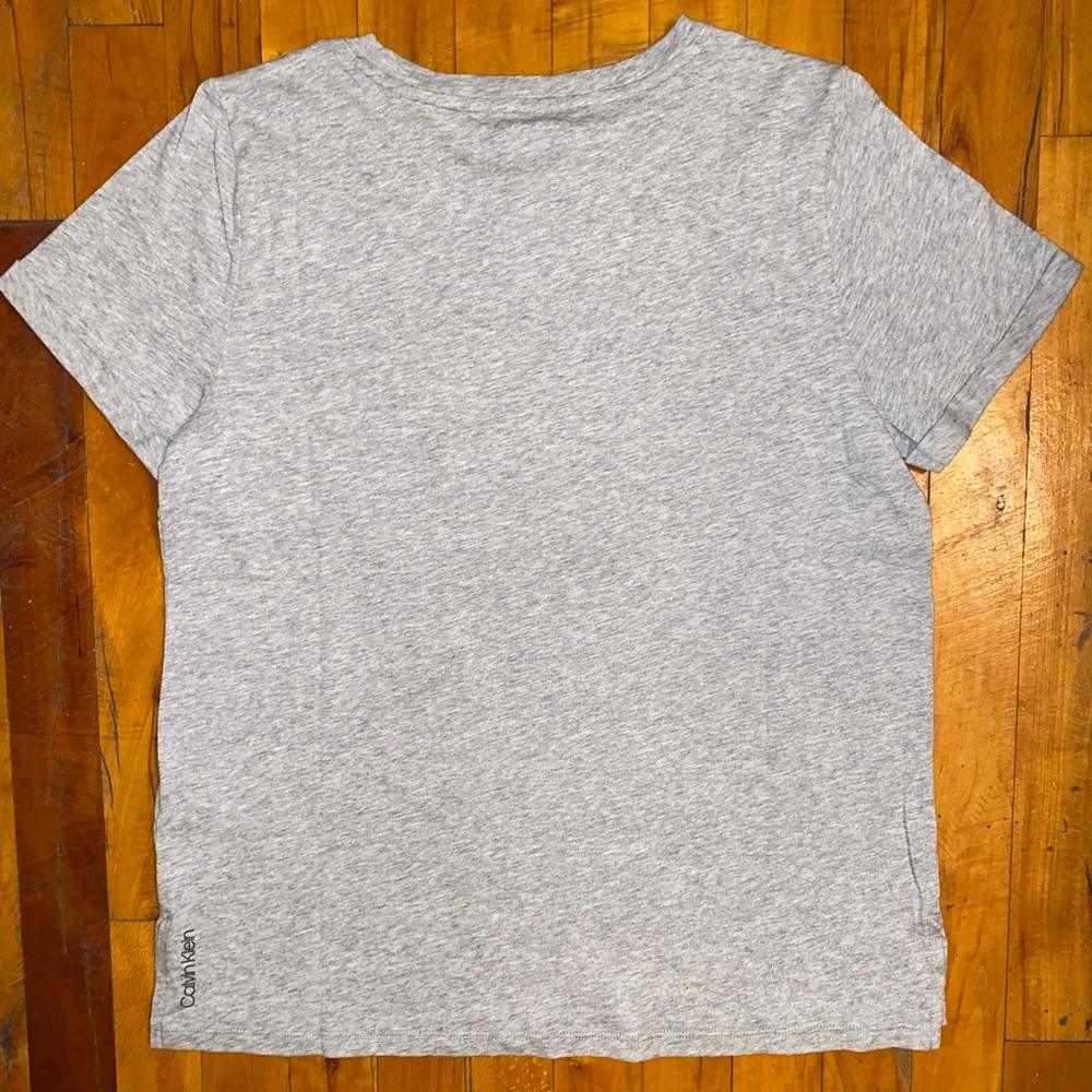 Calvin Klein Tee - Picture 4 of 5